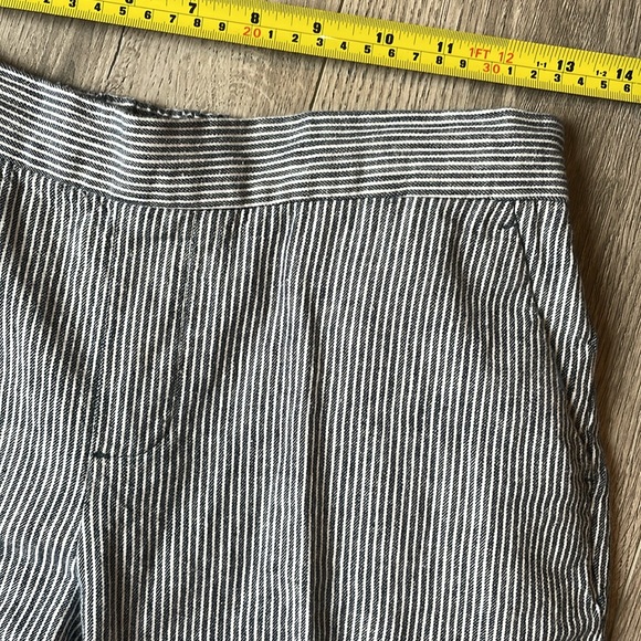 Banana Republic, HAYDEN Pinstriped Blue & White Summer Ankle Pant . - Picture 8 of 10
